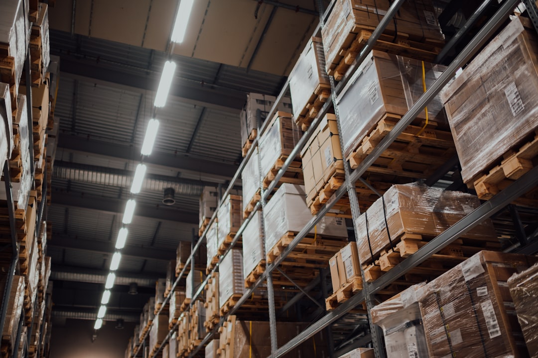 Corrugated Box Moisture Content: How Warehouse Humidity Affects Your Compression Stack Strength