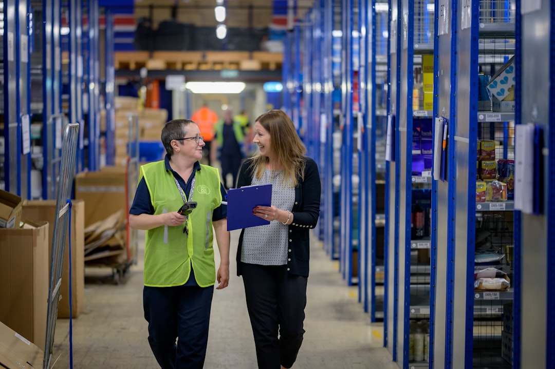 Packaging Spot Buys: A Risk Matrix for When to Deviate From Your Annual Agreement